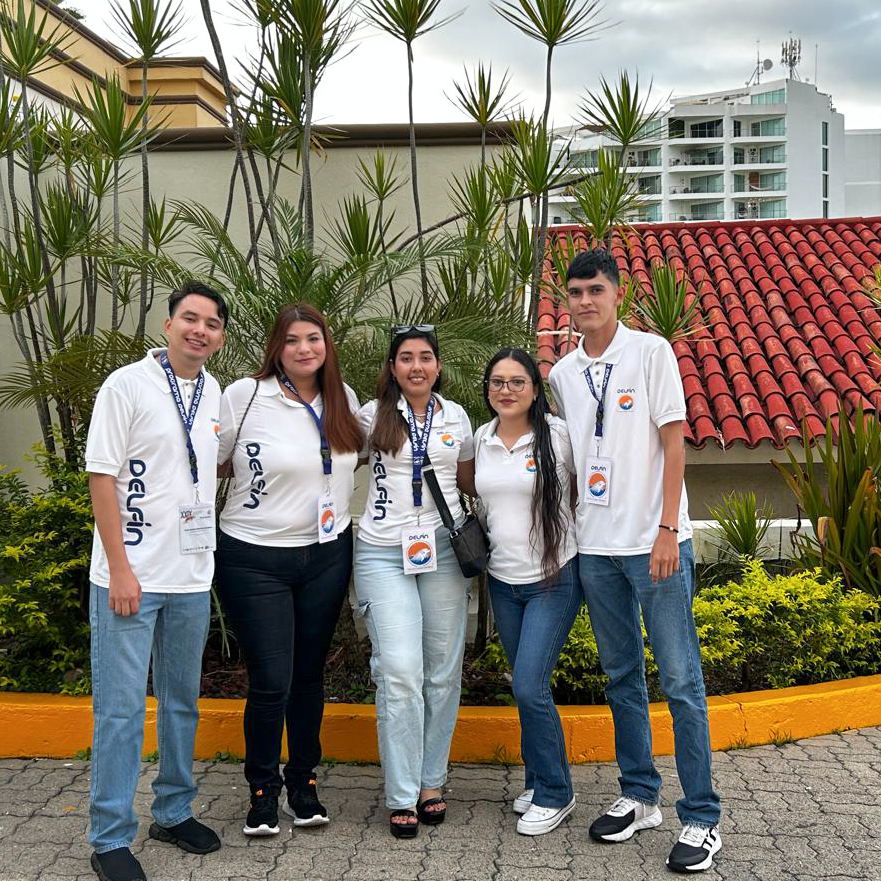 Estudiantes de la UES participan en estancia de investigación científica en el verano